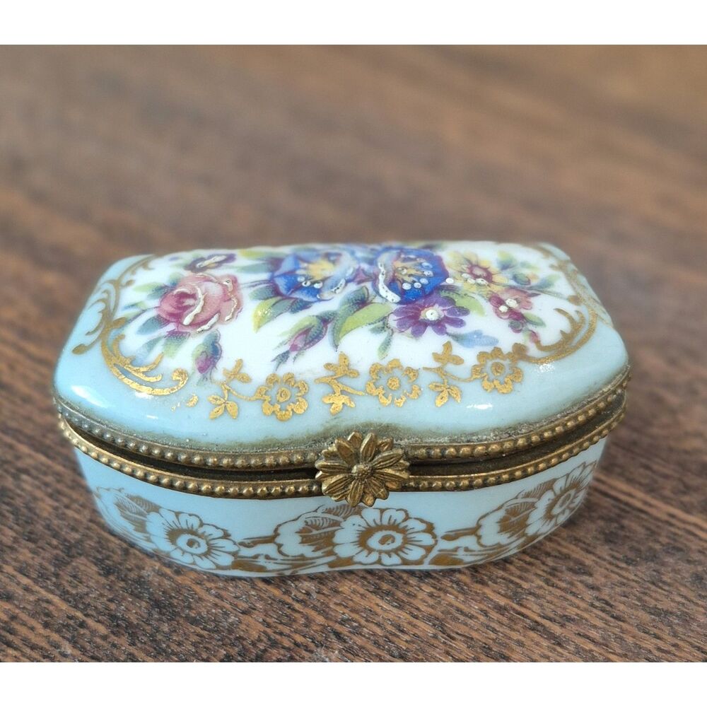 Vintage French Porcelian de Couleuvre Hinged trinket box As-is Project piece